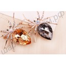 Брошь в виде паука с крупным кристаллом сваровски